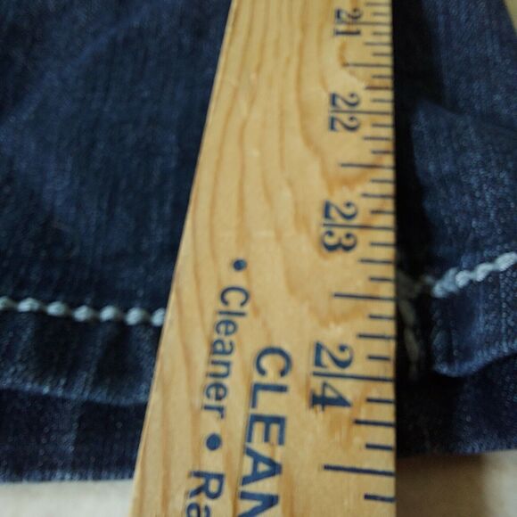 Nine West Capri Jeans Size 8 Embellished Bling Flap Pockets Date Night Fit - Picture 10 of 10